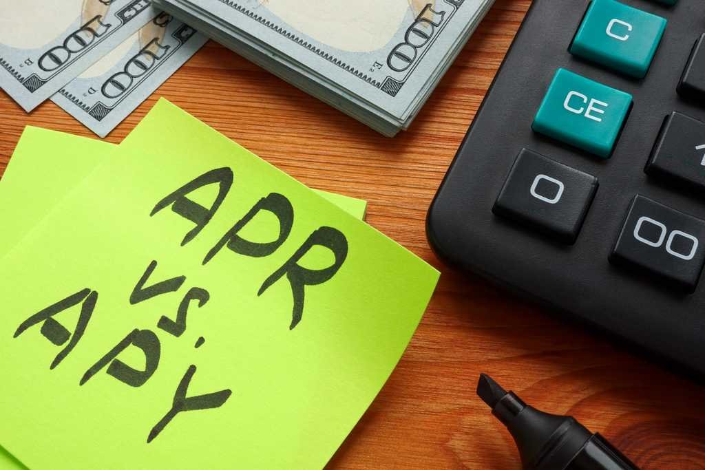 APY vs. APR: Qual é a Diferença? 2 APY vs. APR: Qual é a Diferença?