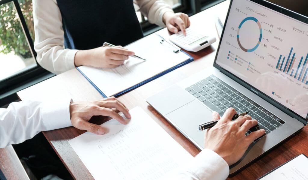 Correlação Negativa e seu Impacto na Diversificação de Portfólio